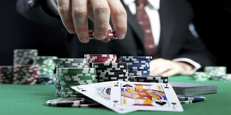 Một số rủi ro khi bluff trong poker bạn cần nắm rõ